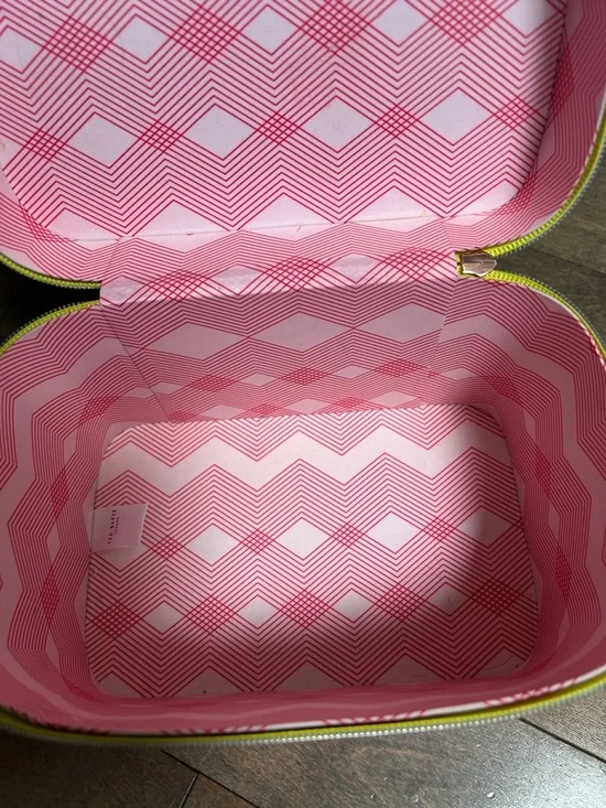 Ted Baker Red Floral Cosmetic Train Case with Green Handle - Picture 2 of 2